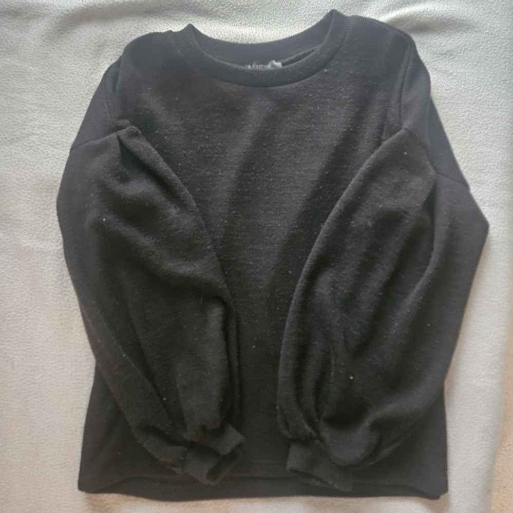 Elegant Black Crewneck Sweater for Women